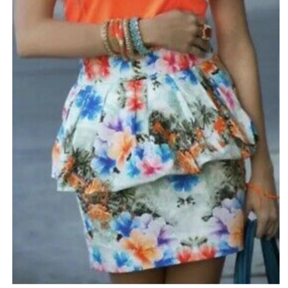 Zara Tropical Peplum Skirt size S